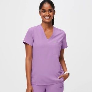 FIGS- Catarina one Pocket Scrub Top- Lilac Fawn -Size Medium- Only worn once
